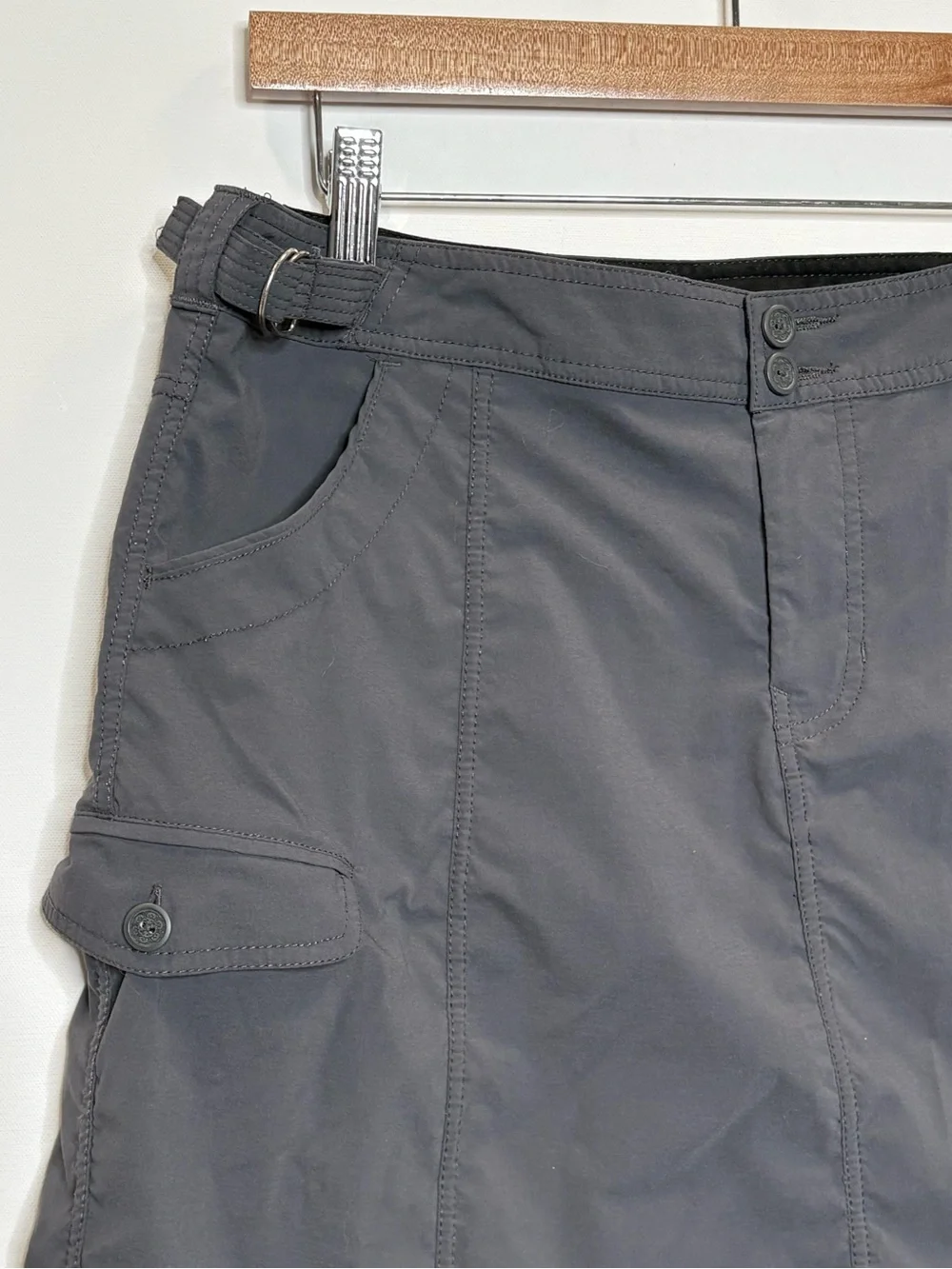 Marmot Cargo Pocket Utility Skirt Size 10 Dark Grey Lightweight Stretch Gorpcore